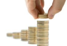 Nuo kovo didės viešajame sektoriuje mažiausią darbo užmokestį gaunančių darbuotojų atlyginimas