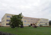 Šių metų abiturientai brandos egzaminus laikys Adolfo Šapokos gimnazijoje
