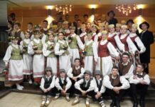 „Šoktinyje“ uteniškiai demonstravo originalumą su puodais, šaukštais ir suoleliais