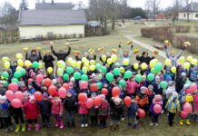 Laisvės šventę Utenoje įprasmino koncertai ir spalvotos gervės