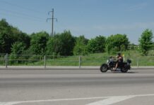 Pavasaris keliuose: daugėja dviratininkų ir motociklininkų