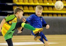 Apdovanojimus mažiesiems dalijo „Utenio“ žaidėjai
