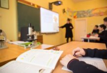 2016-aisiais: mažiau pamokų, bet ilgesni mokslo metai