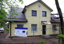 Rąstinio daugiabučio namo atnaujinimu džiaugiasi šešios šeimos