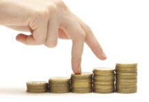 Nuo liepos pensijos didės 3, o minimalus atlyginimas – 25 eurais