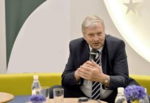 Bronis Ropė: nepakanka vien stebėti kiaulių maro plitimą – būtina veikti
