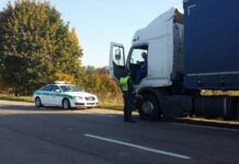 Šalies keliuose vykdoma sustiprinta krovininių automobilių ir autobusų kontrolė
