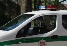 Automobilį nupurškė rūgštimi