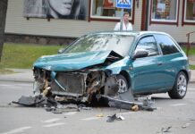 Judrioje sankryžoje „Mazda“ taranavo gaisrinės automobilį