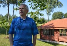 Bajoriškiuose ambasadorius surado rojų žemėje