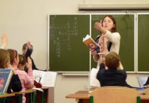 Rugpjūtį darbo rinkoje daugiausiai didėjo pedagogų paklausa