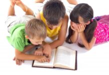 Siūloma didinti paramą mokinio reikmenims įsigyti