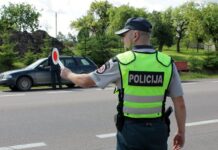 Ką pirmadienio rytą atskleidė policijos reidas?