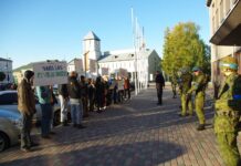 Sukilusius mitinguotojus malšino kariai