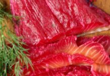 Gravadlax (Gravlax) – lašiša marinuota burokėliuose