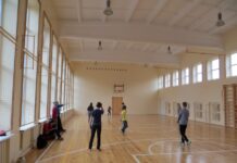 Sporto salė Vyžuonose visiškai pakeitė įvaizdį