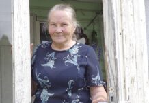 Medžio drožėjos rankose gimsta šventieji