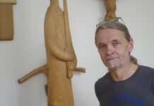 Pagoniškas dievybes ir šventuosius drožiantis E. Židonis: „Nemanau darantis šventvagystę“