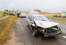 Sekmadienį įvykusioje avarijoje – sudaužyti trys automobiliai