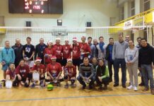Kalėdiniame tinklinio turnyre dalyvavo keturios komandos