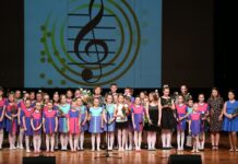 Popchoro koncertas nuskambėjo mokyklos bendruomenei