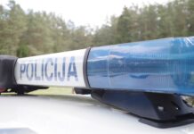 „Karštas“ savaitgalis: girti vairuotojai kelyje ir muštynės namuose