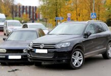 Avarija miesto sankryžoje: visureigis nepraleido „golfo“