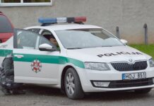 Šalia Vaikutėnų sulaikyti aštuoni vietnamiečiai
