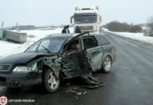 Netoli Daugailių įvyko avarija: sužeista moteris