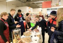 Ypatingas renginys „Rašės“ prekybos centre sutraukė minias uteniškių