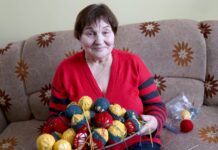 Gėlių žavesio pakerėta tauragniškė neabejinga ir miestelio grožiui