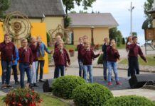 Leliūniškiai išradingai atšventė savo miestelio šventę