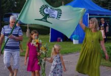 15 metų mininti Vaikutėnų krašto bendruomenė turi savo vėliavą
