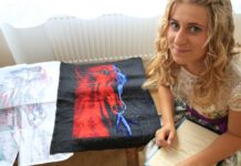Į magišką siuvinėjimo pasaulį Moniką įtraukė jos krikšto mama