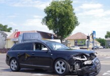 Sankryžoje susidūrė du automobiliai