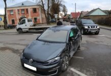 Utenoje į avariją pateko elektromobilis