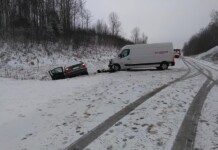 Slidus kelias tapo spąstais jaunai vairuotojai