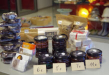 Kalėdinėje krautuvėlėje – tik Utenoje pagaminti produktai