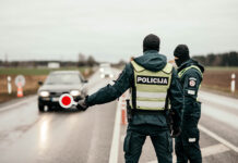 Policija įspėja vairuotojus: didžiausias dėmesys – automobilių lenkimo pažeidimams