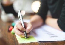 Už dokumentų klastojimą ir kyšininkavimą uteniškei teks atsakyti