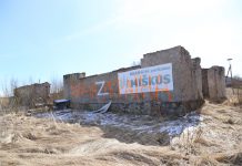 Didžiulė Z raidė – ant griuvėsiais virtusio pastato