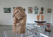 Anykščių koplyčioje – išskirtinė meno kūrinių kolekcija, skirta paremti Ukrainą