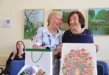 Buvusios pedagogės paveiksluose – šviesių spalvų paletė