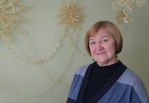Išauginęs duoną rugio šiaudas virsta į ažūrinį ir lengvą kūrinį