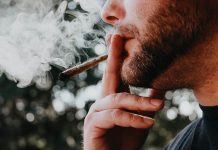 Nuodų kamuolys: kas iš tiesų vyksta degant cigaretei?