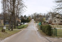 Gimnazijai skirtas vardas, po kruopelytę surinktas kambarys ir ar padėjo Justas Paleckis Adolfui Šapokai išvengti tremties