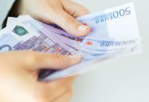 Prisistatęs bendrovės vadovu iš moters išviliojo kelias dešimtis tūkstančių eurų