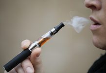 Elektroninių cigarečių prekyba nepasiteisino – jaunuolis aiškinsis teisme dėl galimai neteisėtos veiklos ir akcizų nemokėjimo