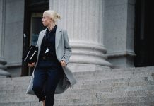 Į ką atsižvelgti renkantis patikimą ir patyrusį advokatą?