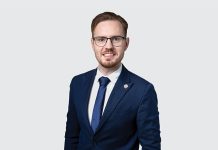 Bene jauniausio savivaldybės administracijos vadovo vairas – uteniškio studento rankose